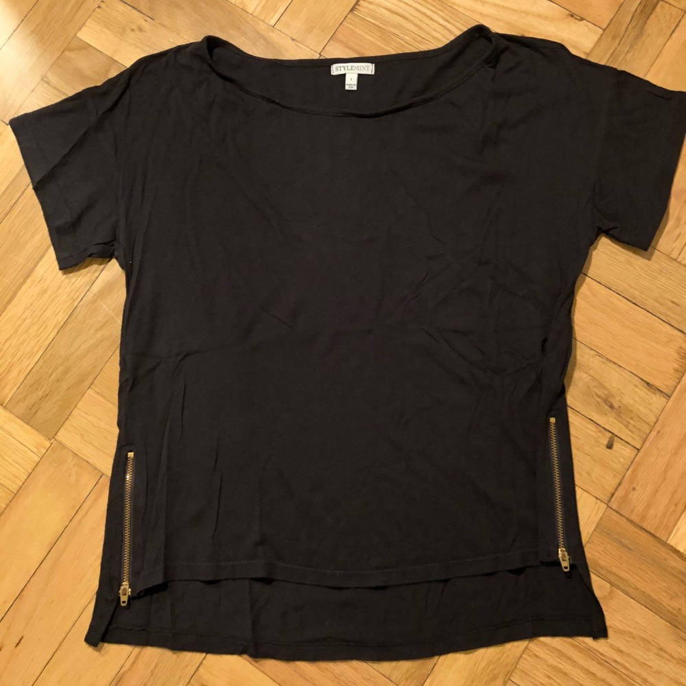 Black tee with gold zipper detail